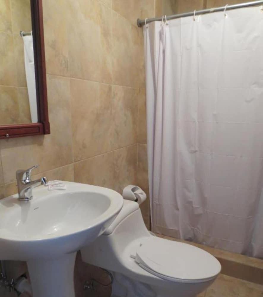 Hotel Cumanda Alfaro المظهر الخارجي الصورة